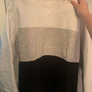 Aritzia crewneck